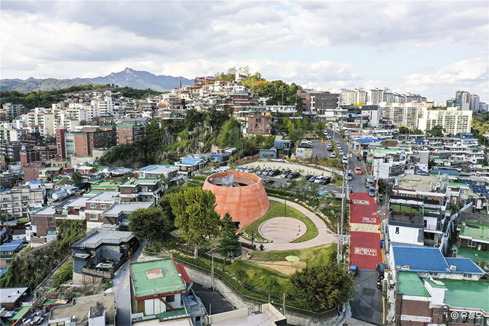 하늘에서 바라 본 산마루 놀이터의 모습